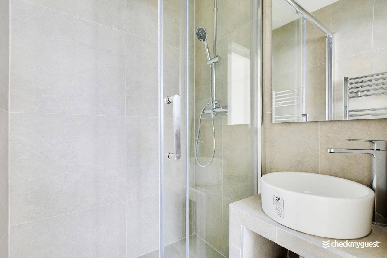 Apartment Cmg Ponthieu /champs-elysees Paris